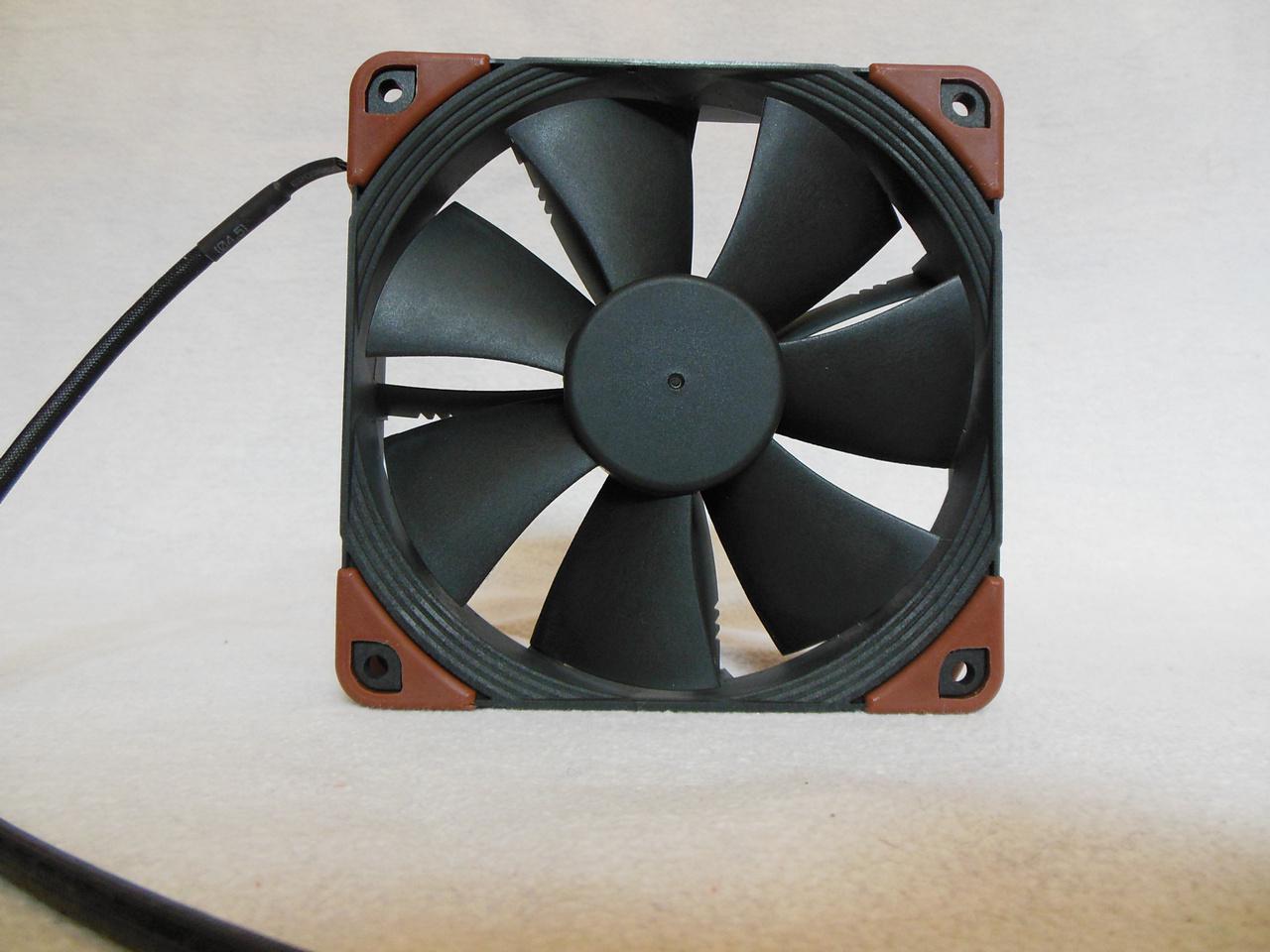 [18/09/2015] Noctua NF-F12 iPPC-2000 PWM (7)