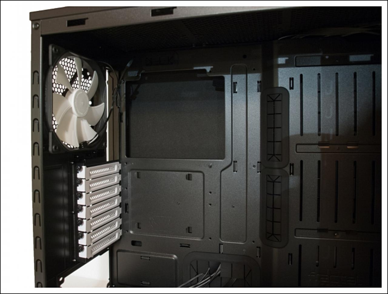 [28/09/2015] Fractal Design Define S (12)