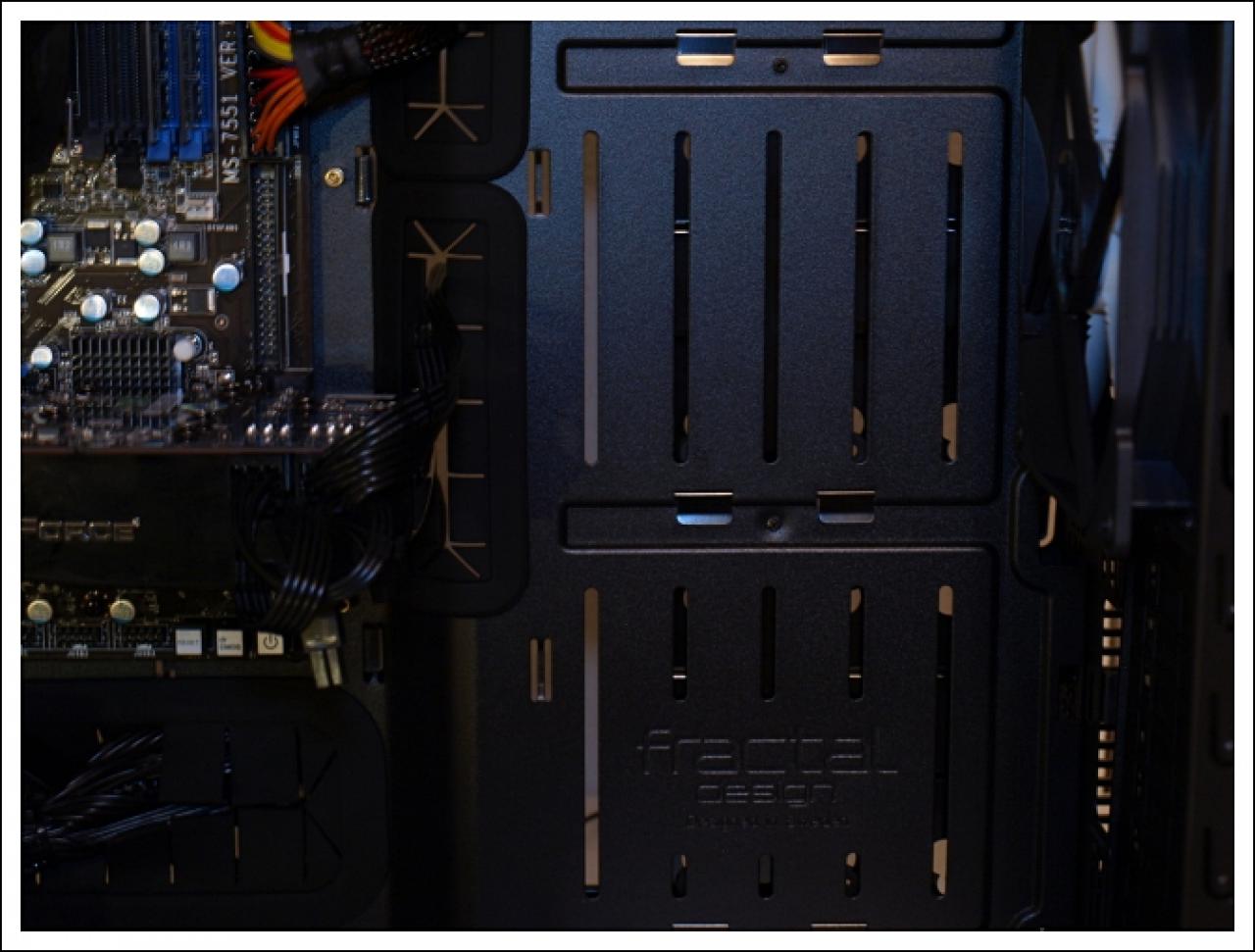 [28/09/2015] Fractal Design Define S (18)
