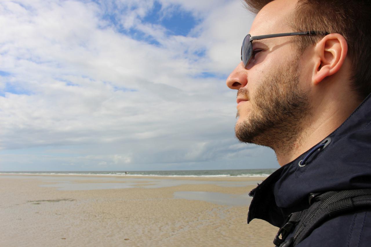[25/09/2015] Last, but not least: Der 2-Wochen-Urlauber Raff lässt herzlich aus Nordfriesland grüßen (und ist mittlerweile wieder im Frankenlande angekommen). Wo genau er auf dem Bild so zielgerichtet hinblickt, hat er uns aber nicht verraten - einen guten Hinweis finden Kenner in den vergangenen Bildern der Woche.