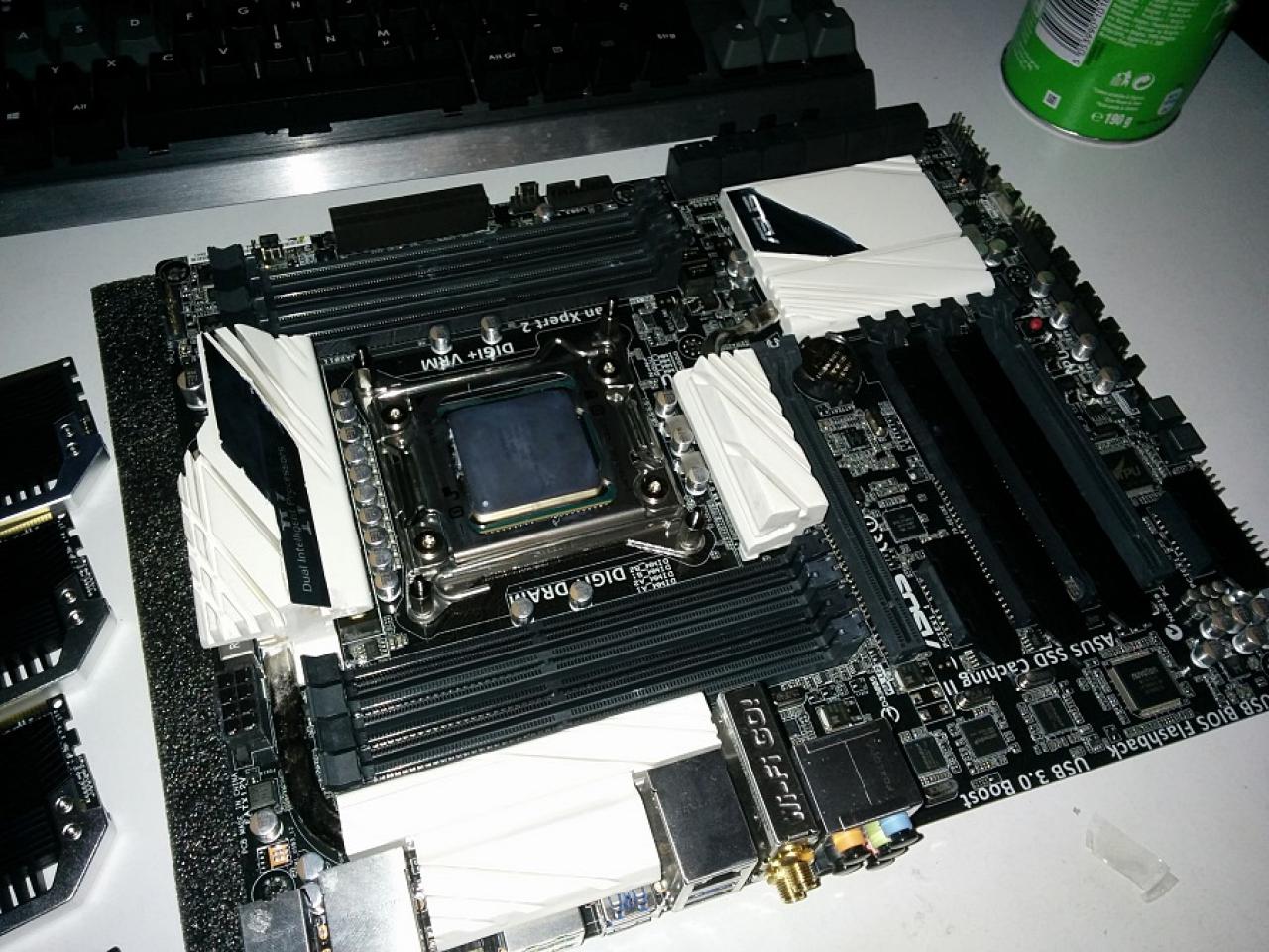 [30/10/2015] Update vom 1.11.2015 mit neuen Mainboard-Bildern (5)