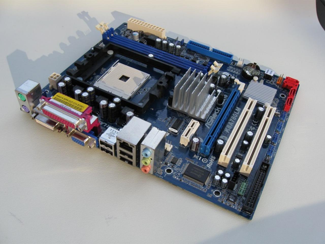 [30/10/2015] Update vom 1.11.2015 mit neuen Mainboard-Bildern (17)