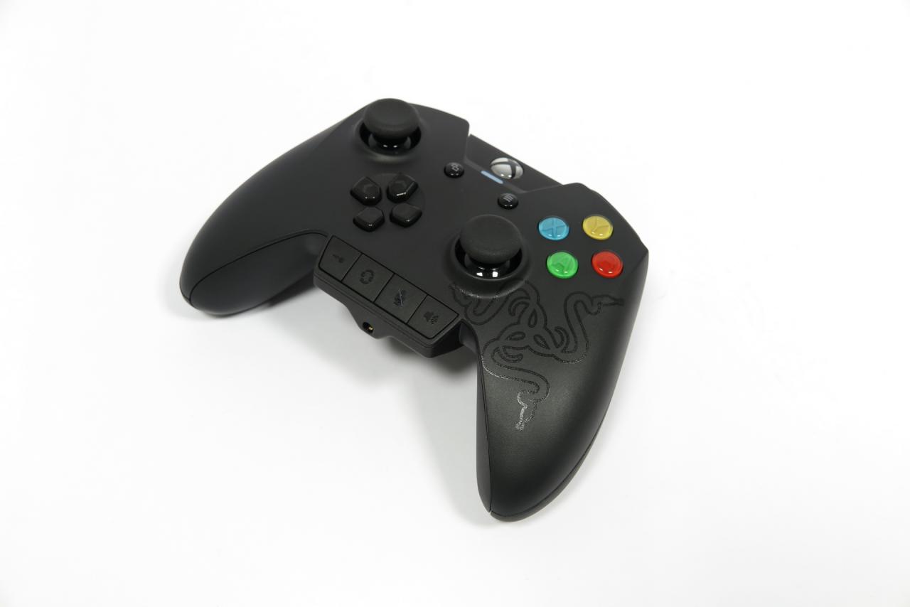 [22/10/2015] Razer Wildcat: Razers Edel-Gamepad und schärfster Konkurrent des Microsoft Elite-Controllers im Test (1)
