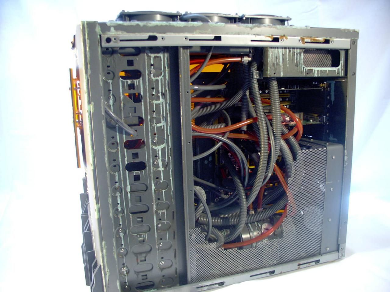 [15/10/2015] Die Alternative zu viel Verlegeaufwand: Mit dem passenden Casemod-Motto passt auch 