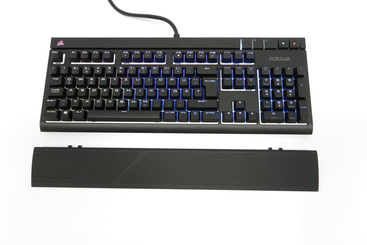 [25/11/2015] Corsair Strafe RGB MX Silent: Mechanischer Leisetreter im Test (3)