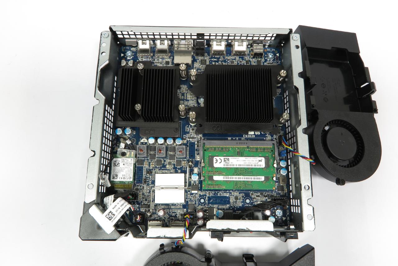 [10/11/2015] Alienware Steam Machine: Wohnzimmer-Würfel mit Steam OS im Test (5)
