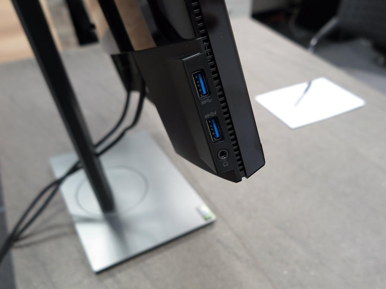[22/12/2015] Dell S2716DG: Seitliche USB-Anschlüsse