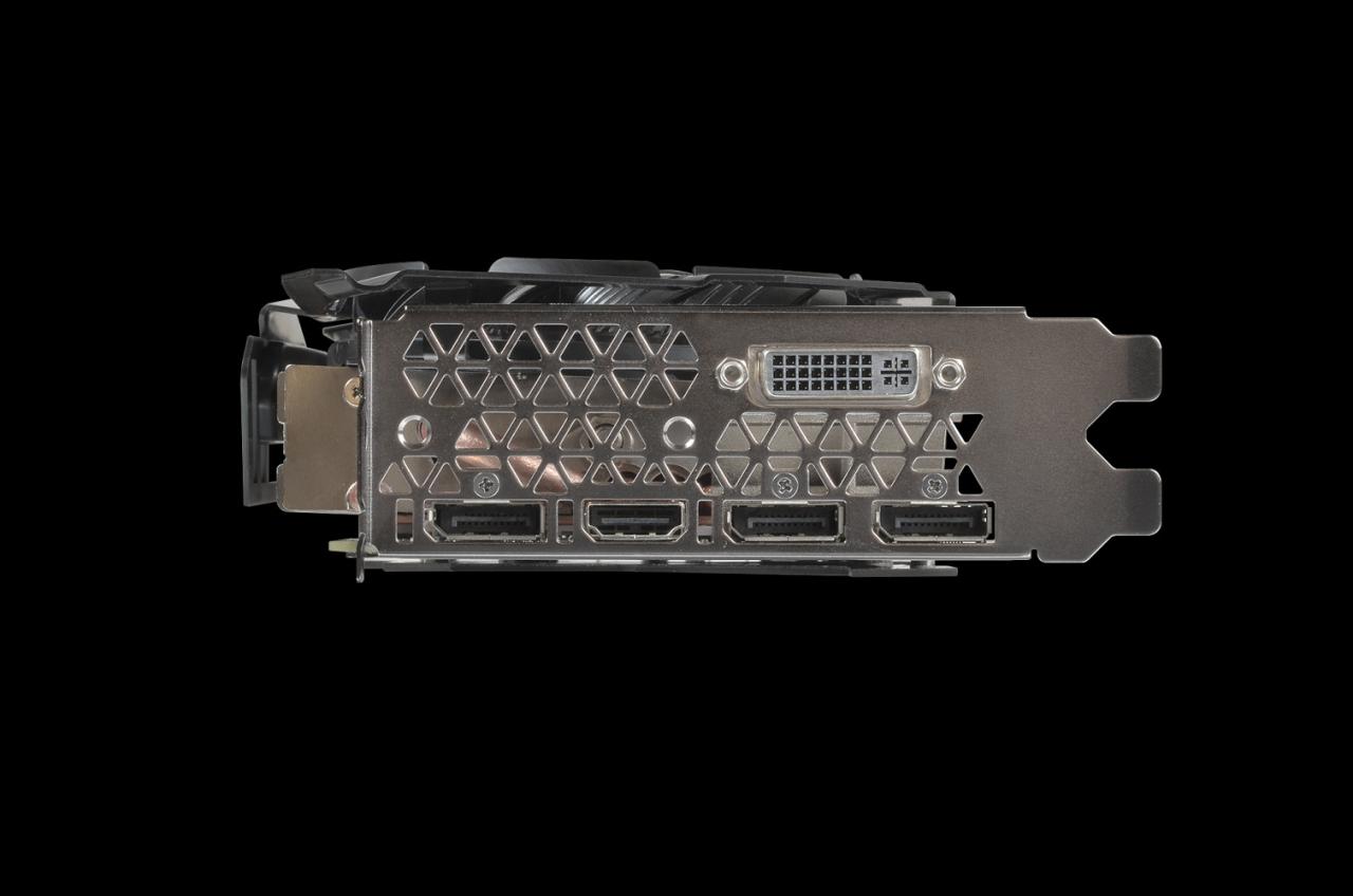 [04/12/2015] Gigabyte Geforce GTX Titan X Xtreme: Custom-Design mit 2,5-Slot-Kühler (4)