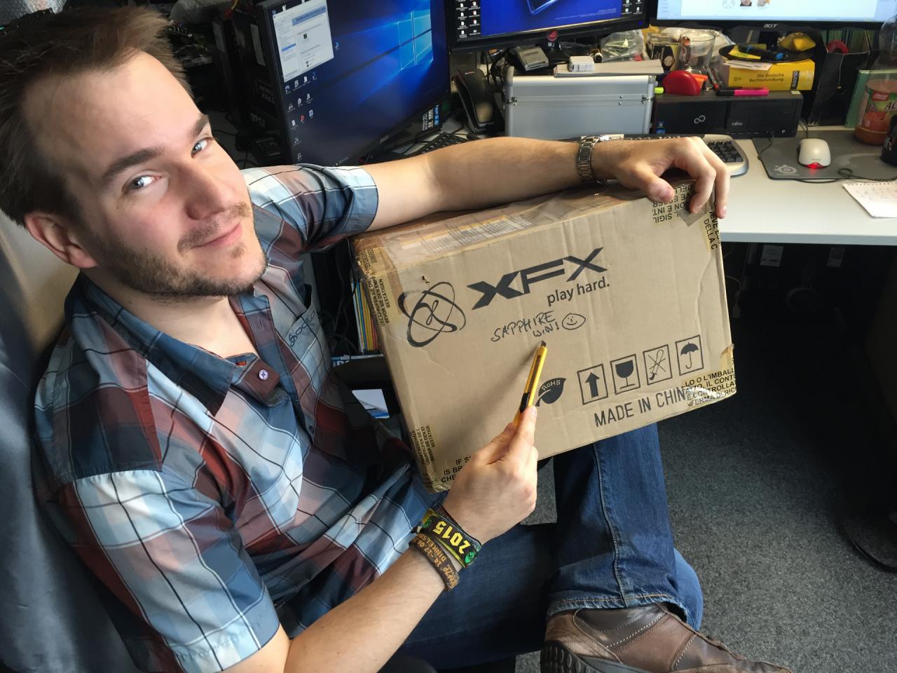 [11/12/2015] Downsampling-Gott Raff testet natürlich auch für die Ausgabe 02/2016 wieder Grafikkarten und diesmal sind die GTX-980-Ti-Modelle mit, wie es unser Grafik-Guru beschreibt 