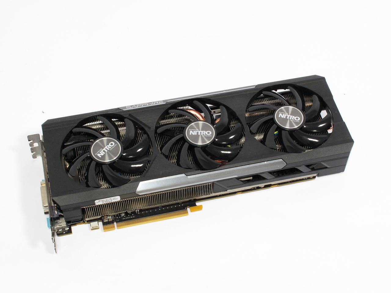 [21/12/2015] Sapphire Radeon R9 390 Nitro: Der Preis-Leistungs-Tipp in der Oberklasse ist im Mittel eine bessere Wahl als Nvidias Geforce GTX 970. Die 390 Nitro ist dank des felsenfesten Boosts auf 1.010 MHz im Mittel so schnell wie eine R9 290X, den doppelten Speicher gibt's obendrauf - ab 340 Euro (ausführlicher Test in der PCGH 09/2015).
