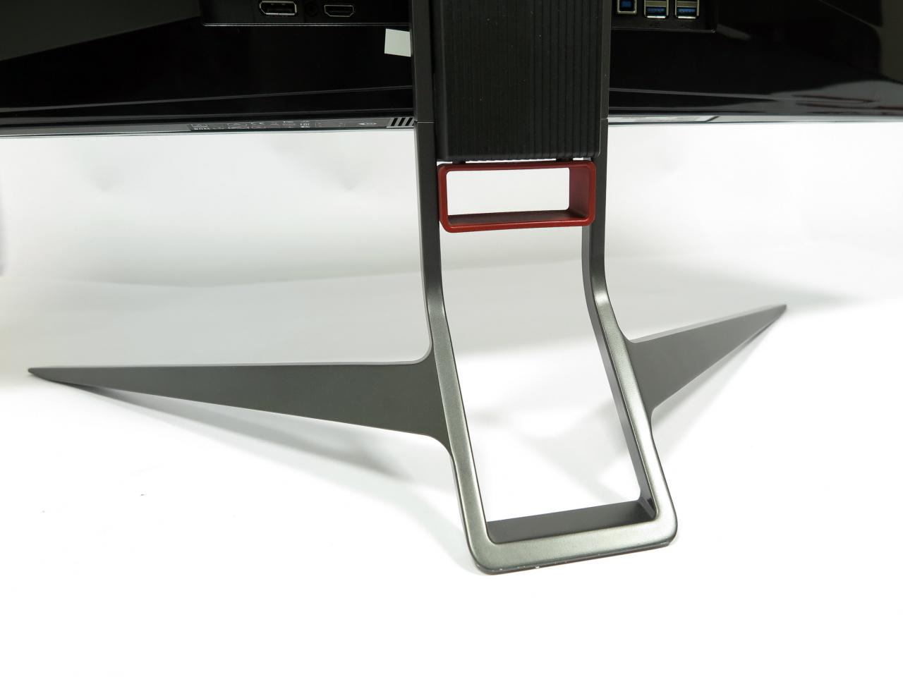 [03/12/2015] Acer Predator X34: Hochwertiger Standfuß mit ergonomischen Nachteilen
