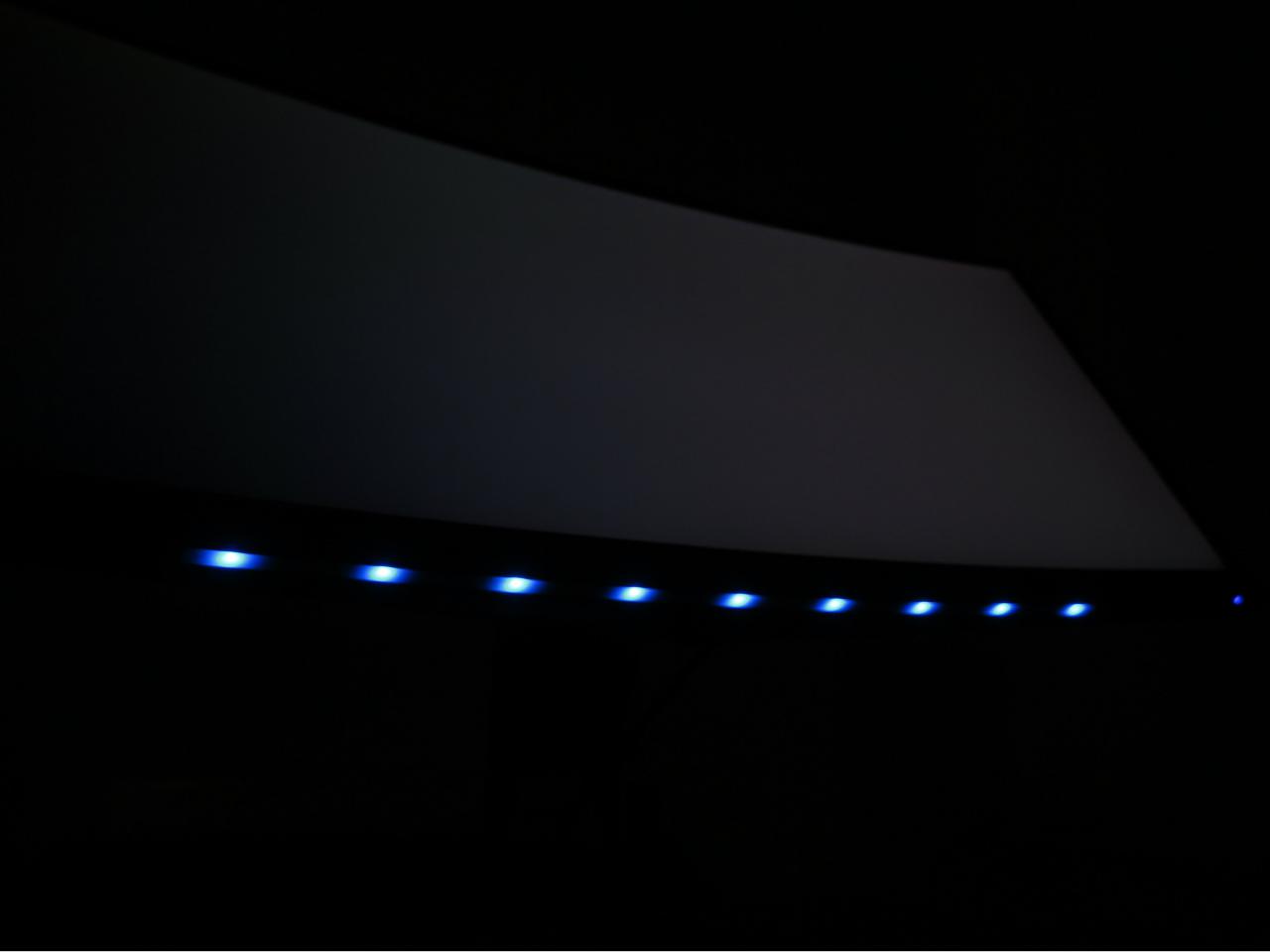 [03/12/2015] Acer Predator X34: LEDs an der Rahmenunterseite
