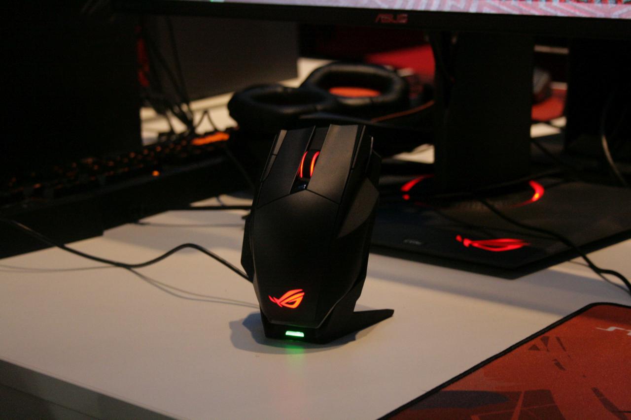 [23/01/2016] Asus auf der Dreamhack: 169-Euro-Maus Spatha ausprobiert (7)