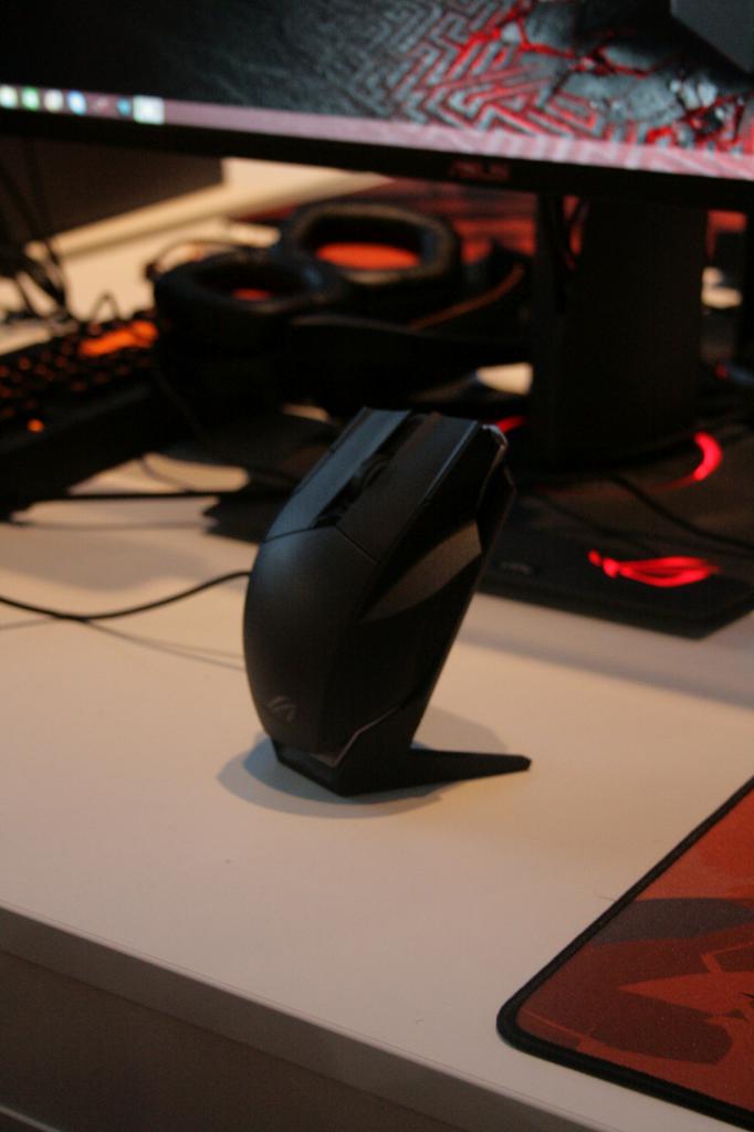 [23/01/2016] Asus auf der Dreamhack: 169-Euro-Maus Spatha ausprobiert (3)