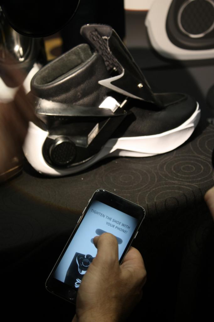 [05/01/2016] Digitsole Smartshoe auf der CES (1)