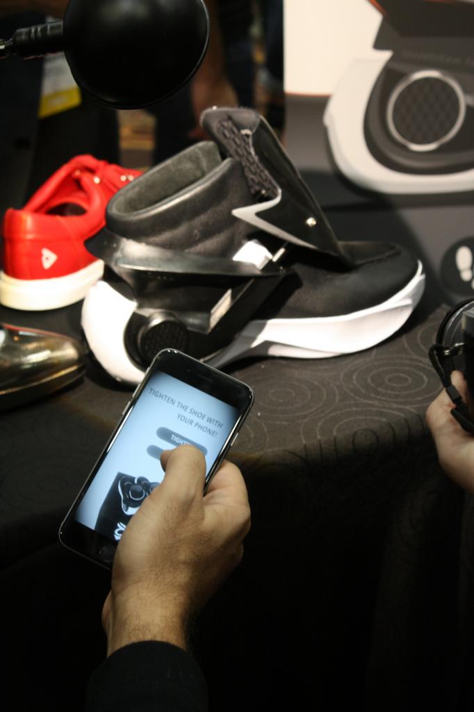 [05/01/2016] Digitsole Smartshoe auf der CES (2)