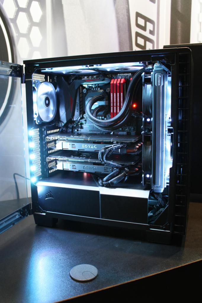 [07/01/2016] Corsair Carbide Clear 03