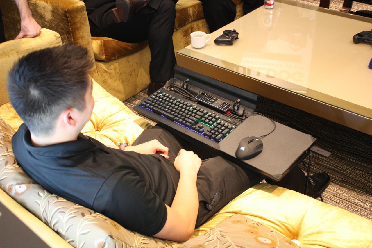 [07/01/2016] Corsair Lapdog 01