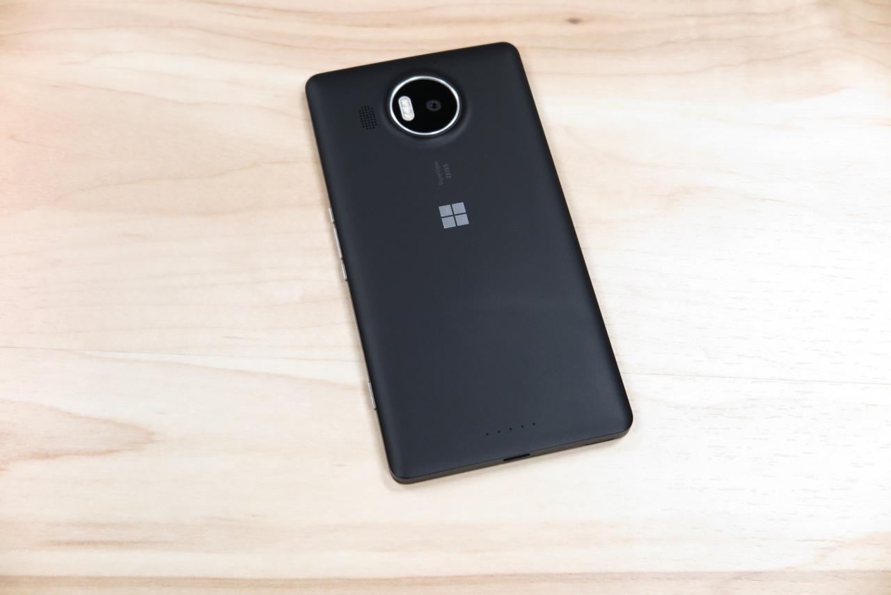 [03/01/2016] Lumia 950 XL im Test: Gute Hardware mit fehlerbehaftetem Windows 10 Mobile (4)