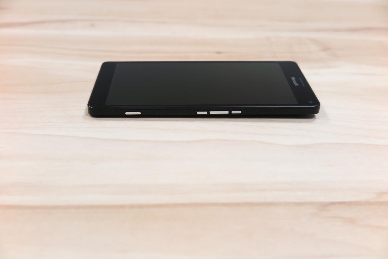 [03/01/2016] Lumia 950 XL im Test: Gute Hardware mit fehlerbehaftetem Windows 10 Mobile (6)