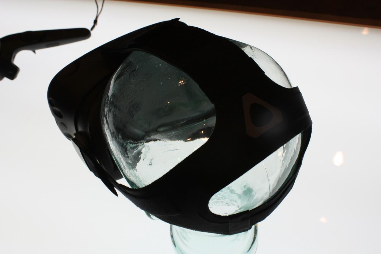 [08/01/2016] Vive Headset 005