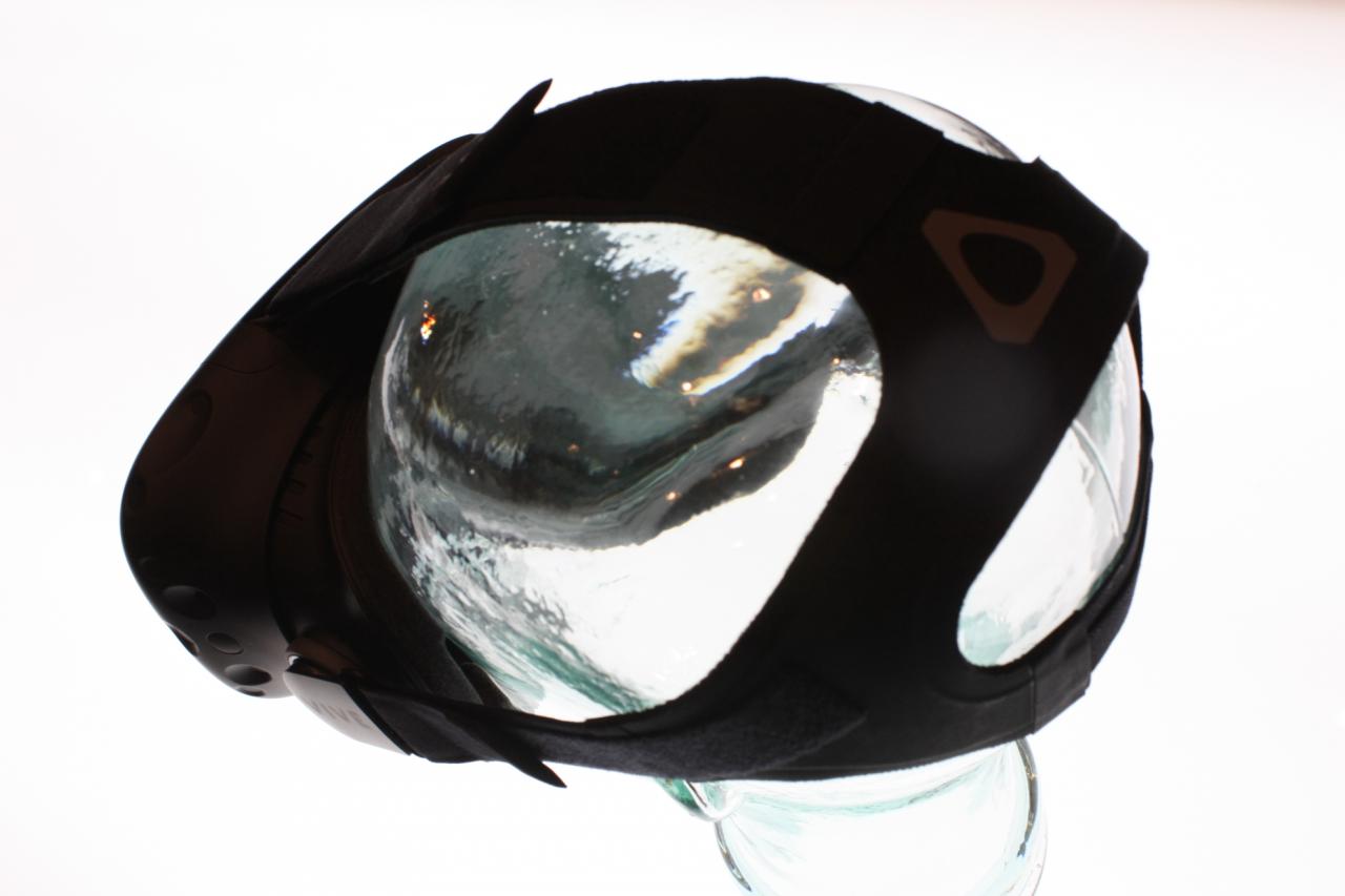 [08/01/2016] Vive Headset 006