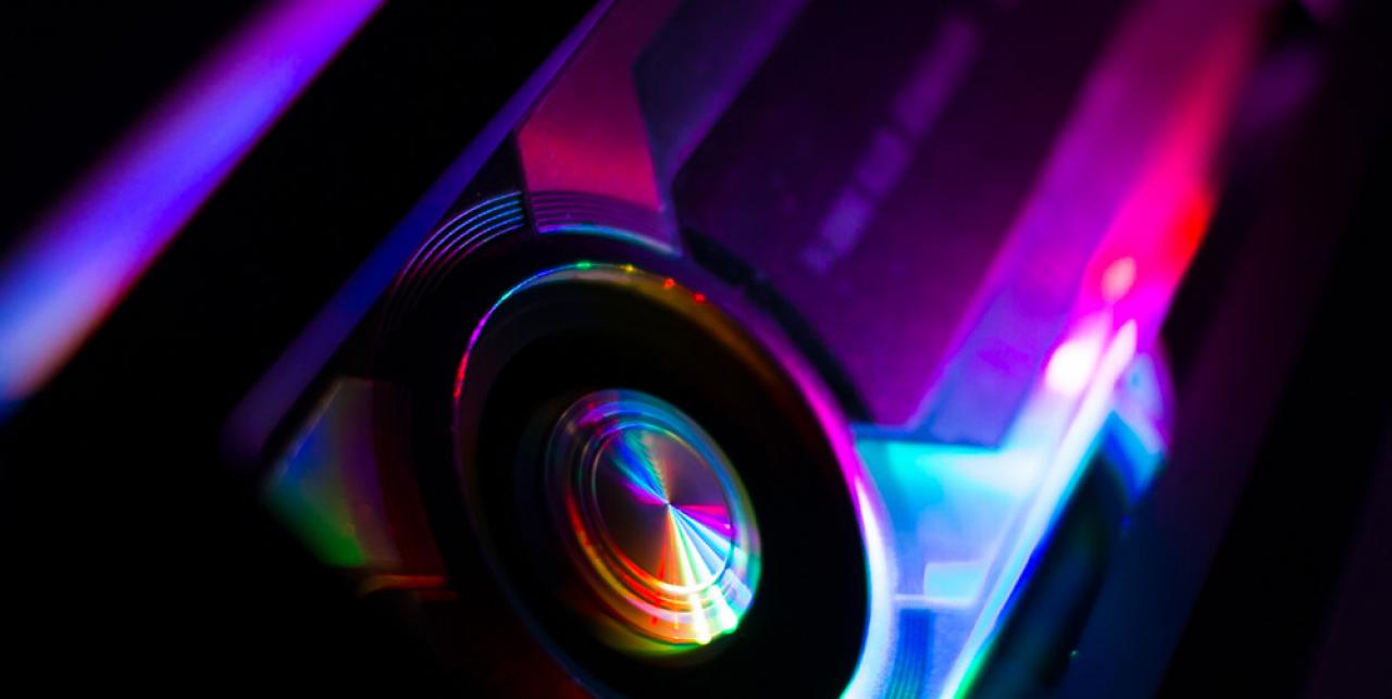 [01/01/2016] Der PC-Hersteller iBuyPower hat den neuen Spiele-PC Revolt 2 vorgestellt. (4)