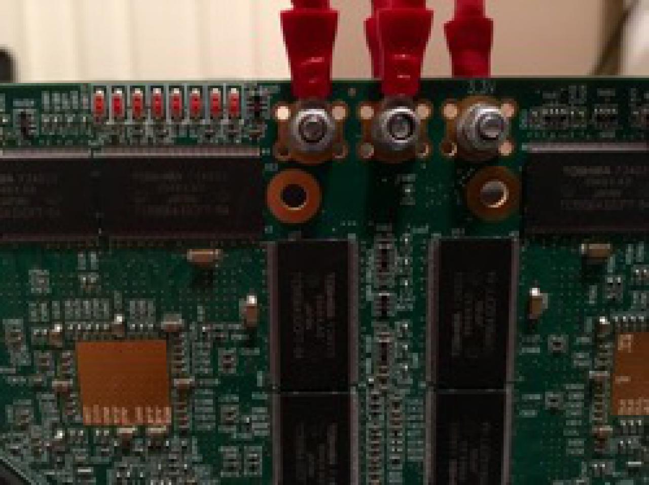 [08/02/2016] Quantum 3D Aalchemy 8164 mit acht 3dfx-Chips: Wiederbelebung im PCGHX-Forum gestartet (9)