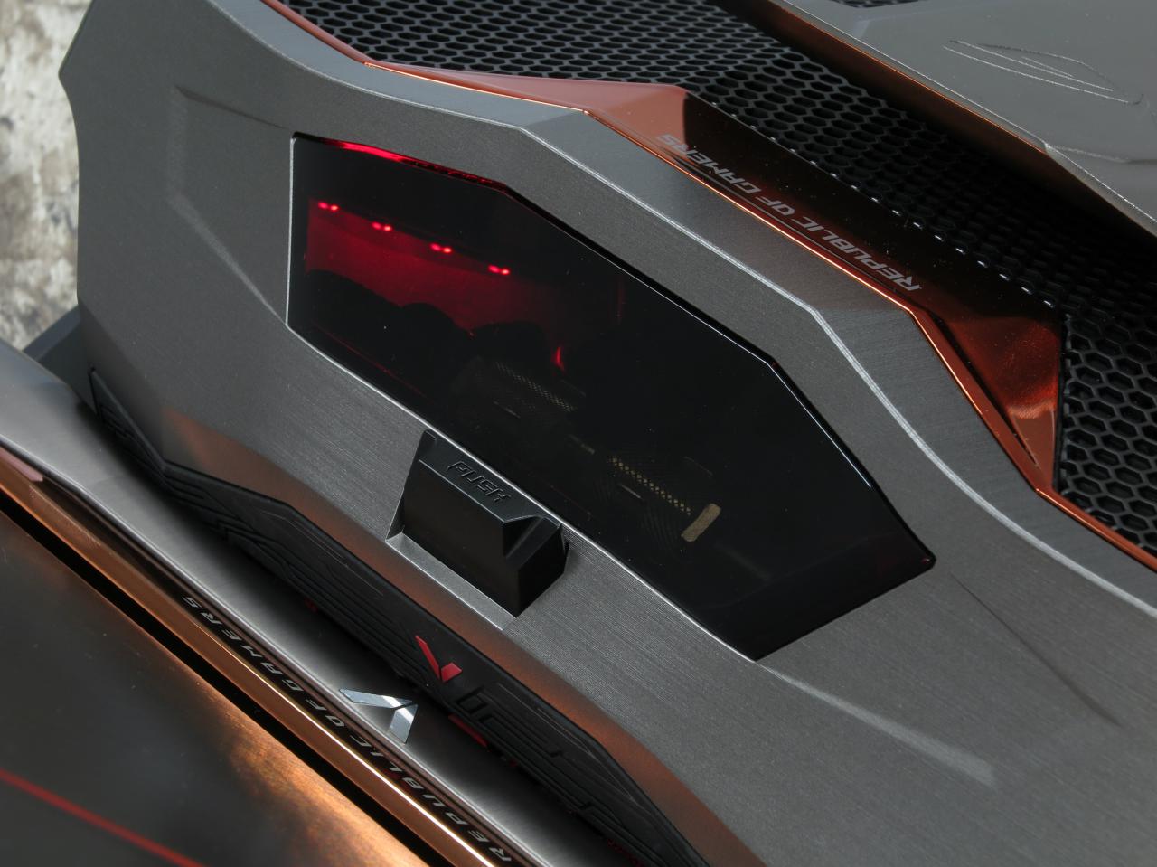[26/02/2016] Asus GX700: Wakü-interne LED-Beleuchtung