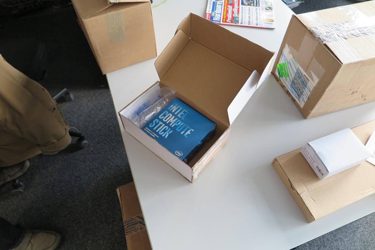 [25/02/2016] Bei CPU-Mann Carsten, sonst nur an schnelle Prozessoren gewöhnt, schlug diese Woche ein Paket auf, das sich nicht zweifelsfrei einordnen ließ: Obwohl unverkennbar mit 
