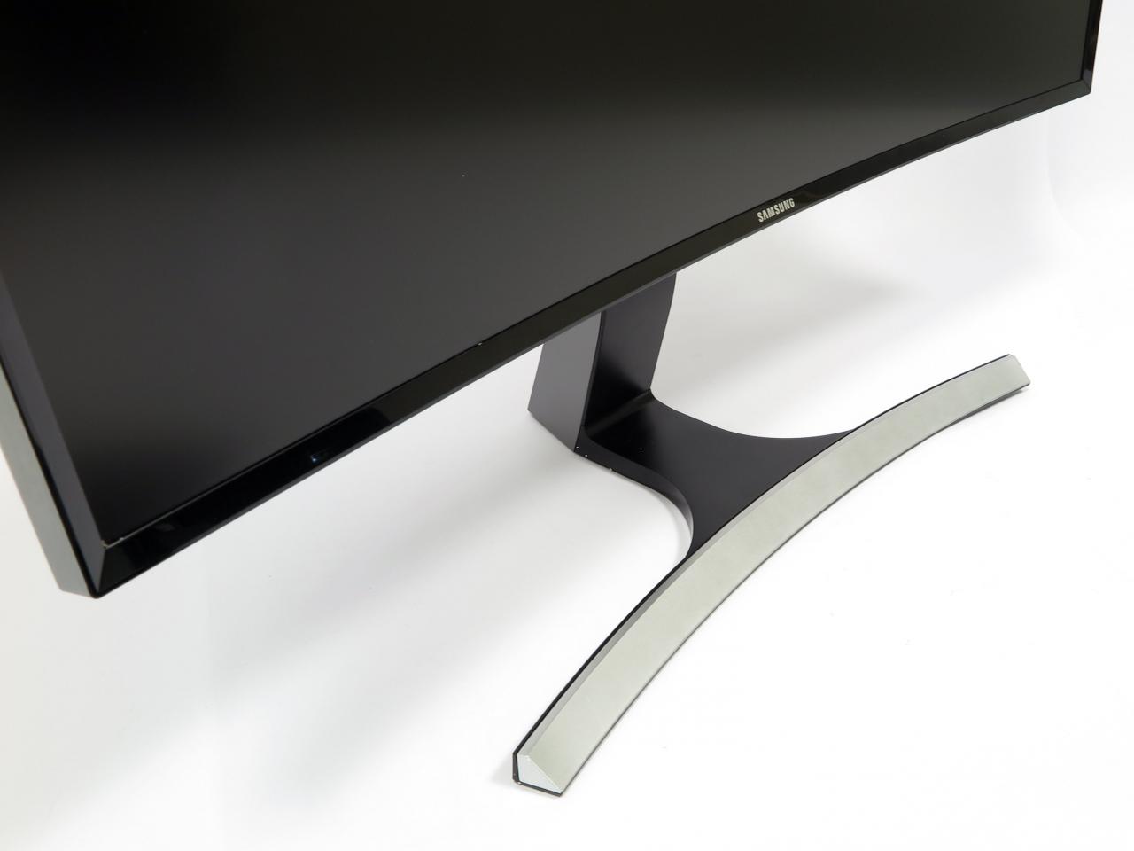 [05/02/2016] Samsung S34E790C: Standfuß-Leiste