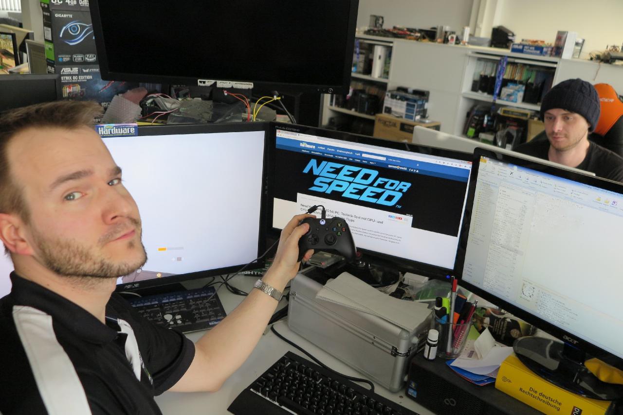 [12/03/2016] Diese Woche konnten wir einen der seltenen Momente erleben, in denen Vollblut-PCler Raff ein Gamepad in die Hände nahm. Der Grund dafür war das demnächst erscheinende Need for Speed, das sich mit dieser Variante der Eingabe wesentlich angenehmer spielen und benchen lässt. Ein weiterer Nebeneffekt dieses Tests war, dass Kollege Matthias ein gehobenes Interesse an seiner Person wahrnahm (