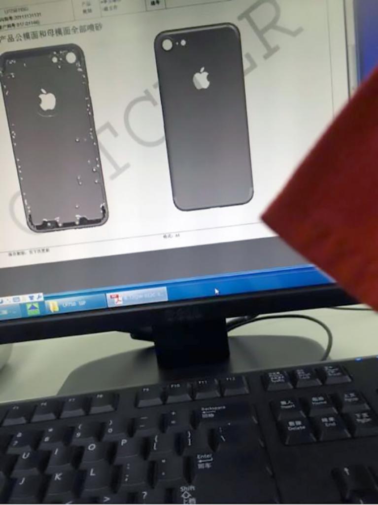 [14/03/2016] Das Gehäuse des kleineren iPhone 7 hat keine Aussparung für eine Dual-Kamera.