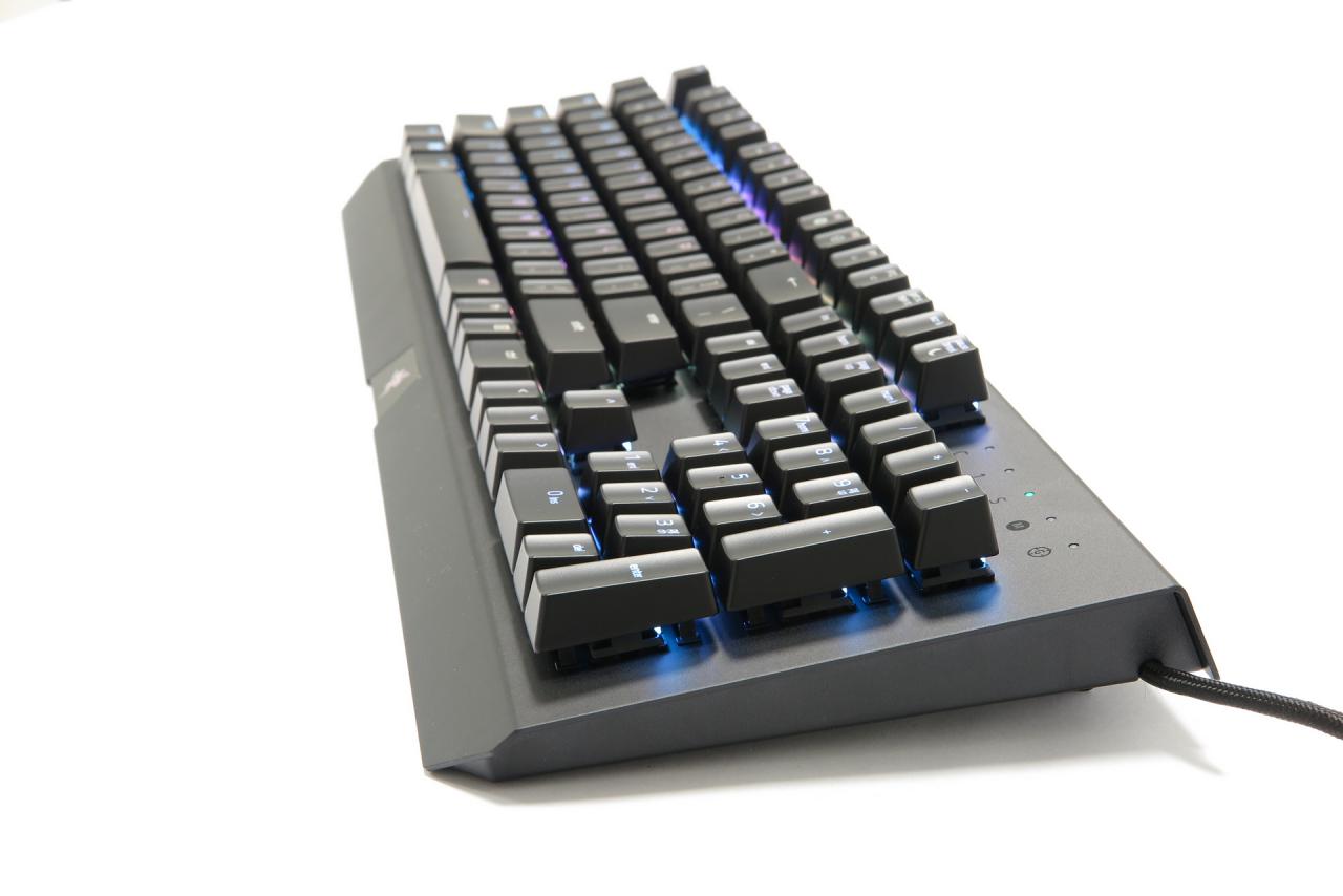 [24/03/2016] Razer Black Widow X Chroma im Test: Mehr als nur Modellpflege? (12)