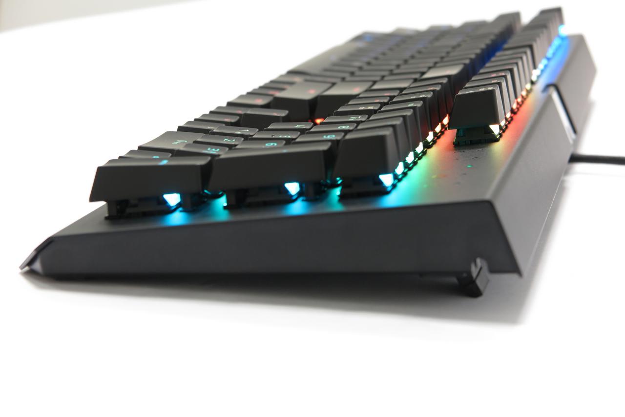 [24/03/2016] Razer Black Widow X Chroma im Test: Mehr als nur Modellpflege? (13)