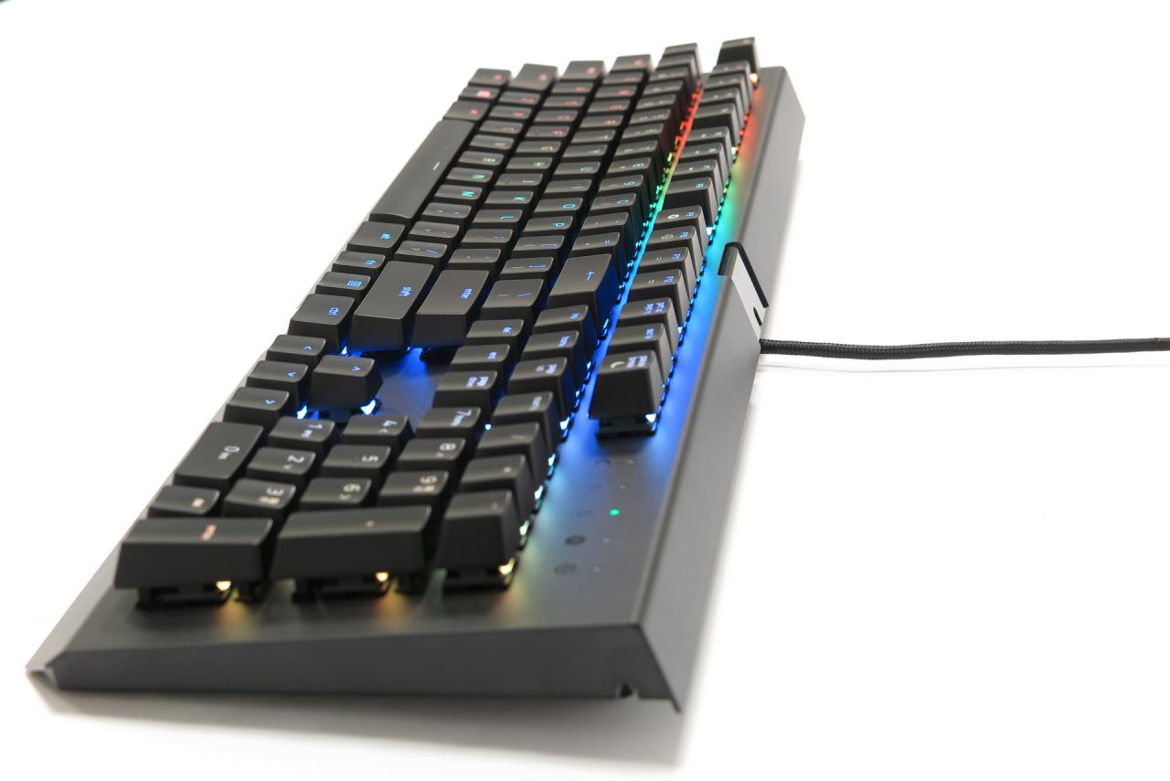 [24/03/2016] Razer Black Widow X Chroma im Test: Mehr als nur Modellpflege? (15)