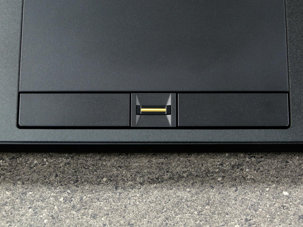 [30/03/2016] Tuxedo XC1506: Fingerabdruck-Sensor