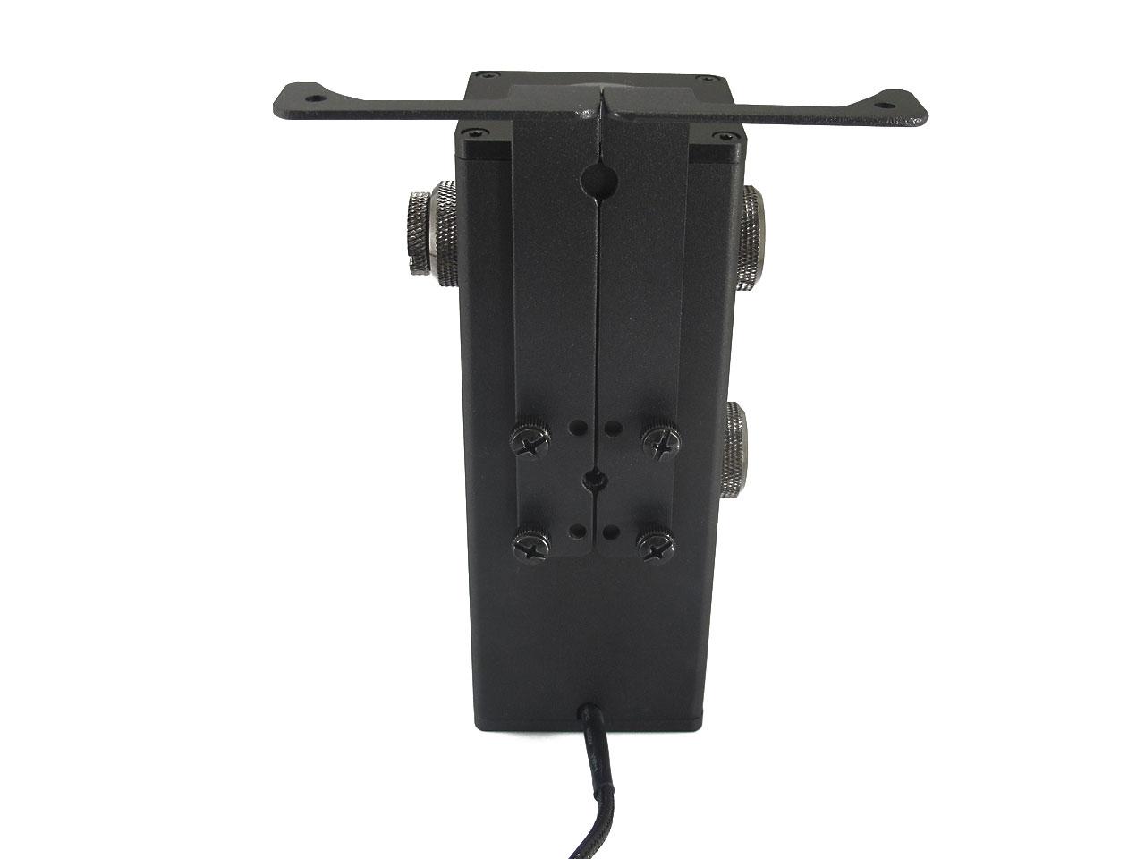 [21/03/2016] XSPC Ion: Stehender Wakü-AGB integriert die Pumpe (4)