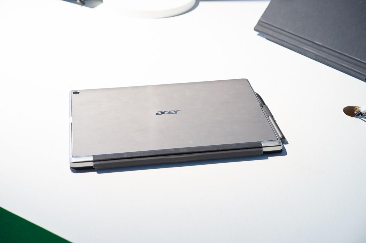 [21/04/2016] Acer Switch Alpha 12 im Hands-On-Test: Surface Pro 4 in günstig (4)