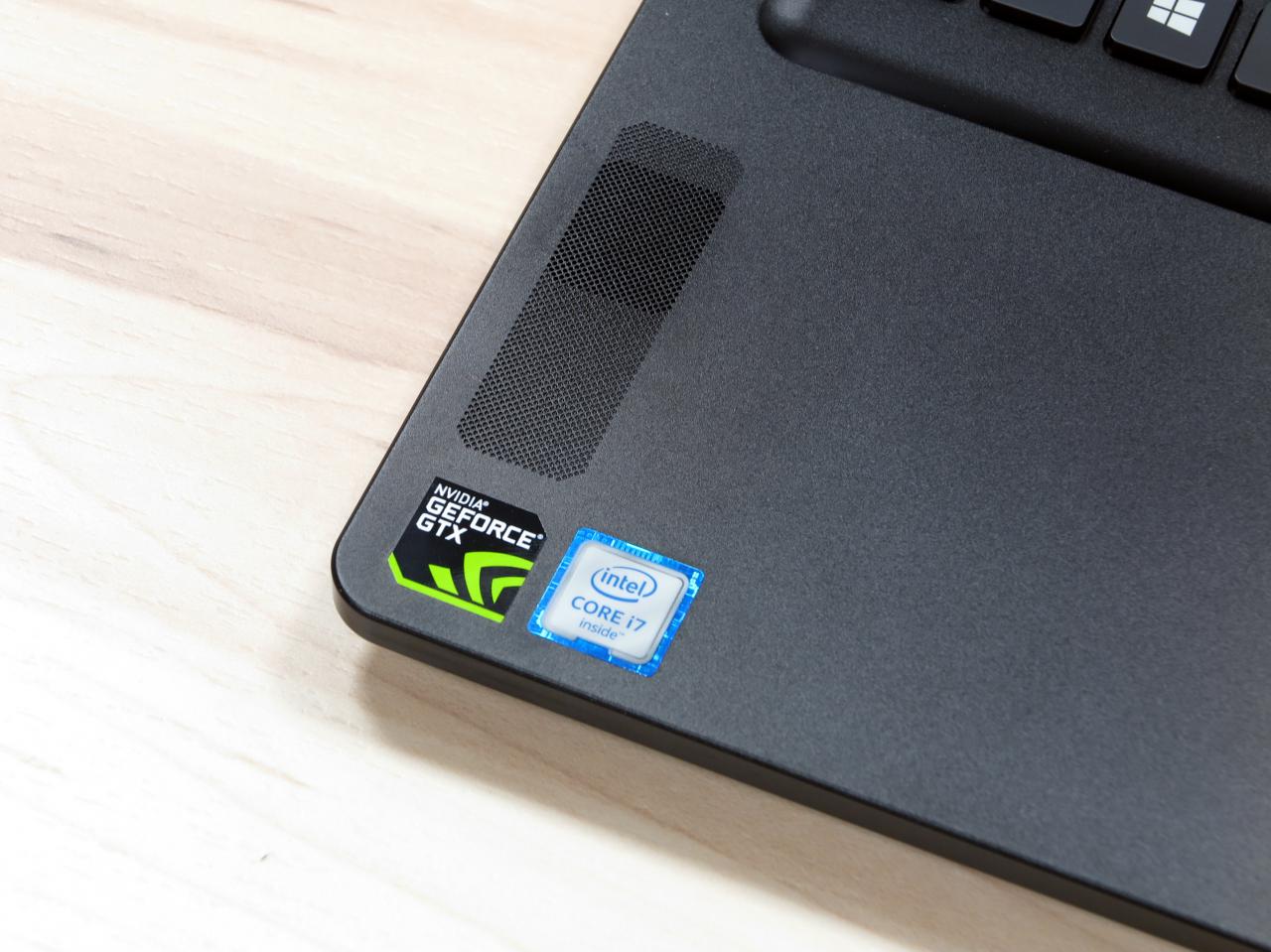 [27/04/2016] EVGA SC17: Lautsprecher Oberseite