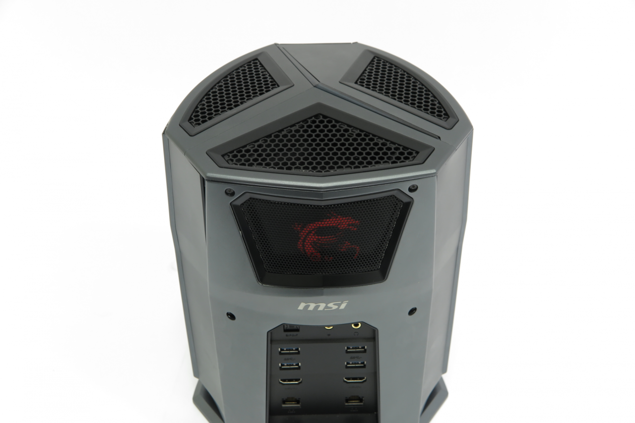 [07/04/2016] MSI Vortex: Bilder vom Innenraum zeigen große Kühler - jetzt in der PCGH-Redaktion (6)