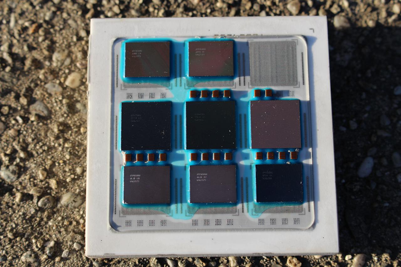 [29/04/2016] Update Mai 2016: 40 Jahre alter Intel-Prozessor ausgegraben (7)