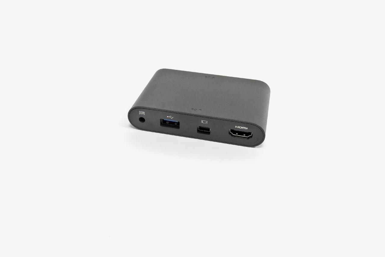 [03/05/2016] Im Gegensatz zur Oculus Rift benötigt die Vive eine zusätzliche Stromversorgung. Diese wird in diese Anschlussbox angeschlossen.