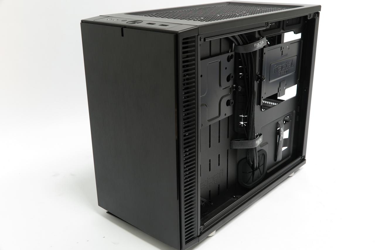 [09/06/2016] Fractal Design Define Nano S: Kompaktes, WaKü-kompatibles Mini-ITX-Gehäuse mit erstaunlich viel Platz im Test (7)