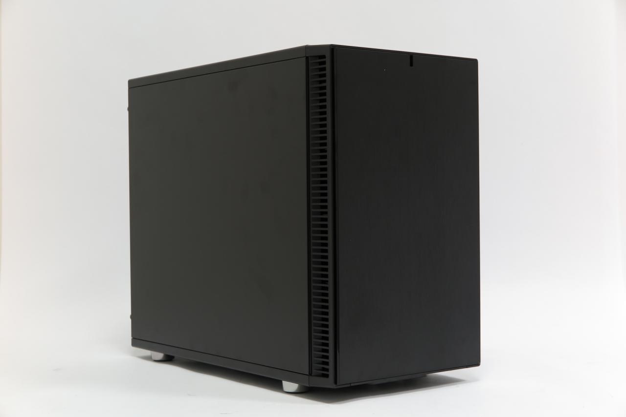 [09/06/2016] Fractal Design Define Nano S: Kompaktes, WaKü-kompatibles Mini-ITX-Gehäuse mit erstaunlich viel Platz im Test (3)