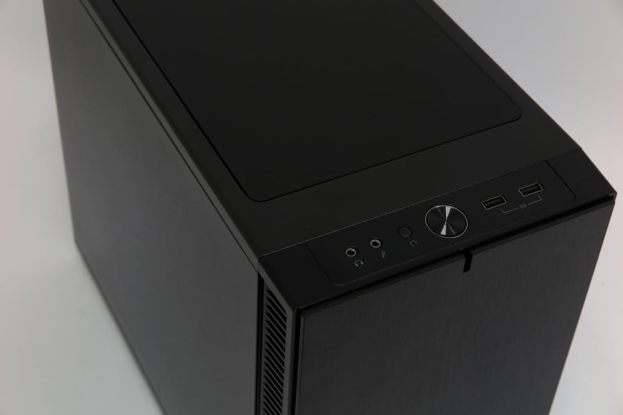 [09/06/2016] Fractal Design Define Nano S: Kompaktes, WaKü-kompatibles Mini-ITX-Gehäuse mit erstaunlich viel Platz im Test (2)