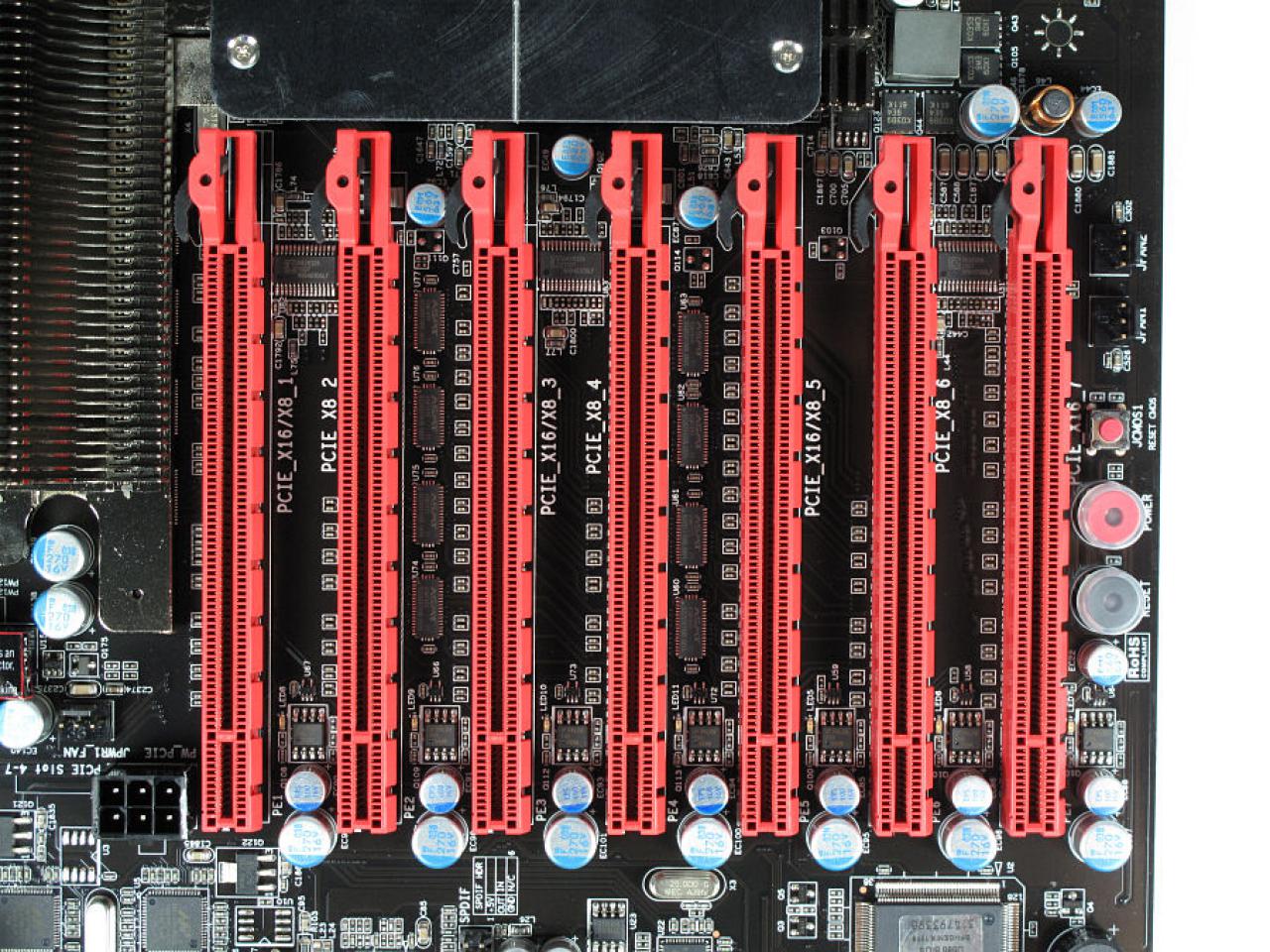 [24/06/2016] Update vom 25.06.2016: Mini-ITX-Zwerg trifft auf Dual-Sockel-Monster (5)