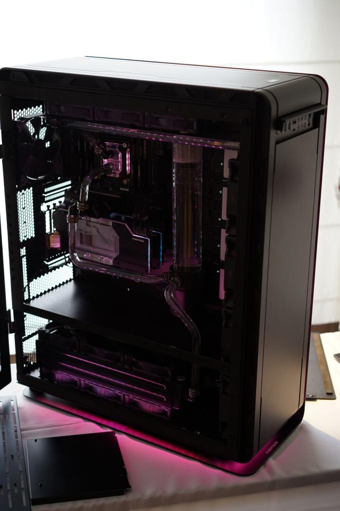 [03/06/2016] Phanteks Enthoo Elite: 699-Euro-Big-Tower für 560-mm-Radiatoren und Dual-Systeme (5)
