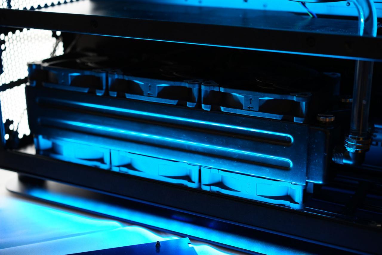 [03/06/2016] Phanteks Enthoo Elite: 699-Euro-Big-Tower für 560-mm-Radiatoren und Dual-Systeme (8)