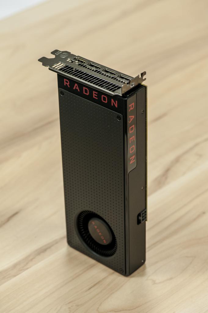 [21/06/2016] Radeon RX 480 hochkant